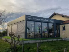 Pose dune véranda décapotable et d'une véranda toit plat au Bistro Régent de SAINT ANDRE DE CUBZAC (33)